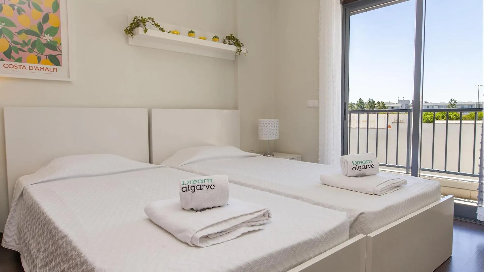 B03 - Luxury 2 Bed Lagos Marina 0*,