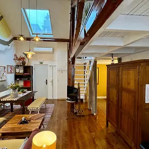 studios-with-mezzanine-rua-da-moeda.hotels-lisbon-portugal.com/