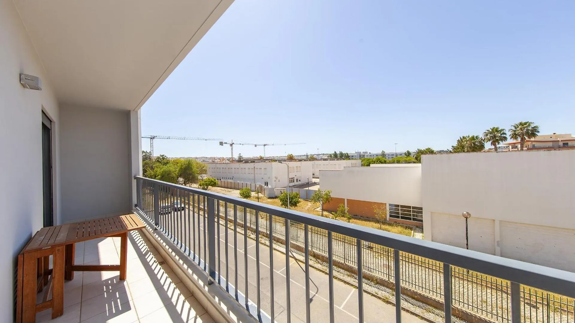 B03 - Luxury 2 Bed Lagos Marina Apartment