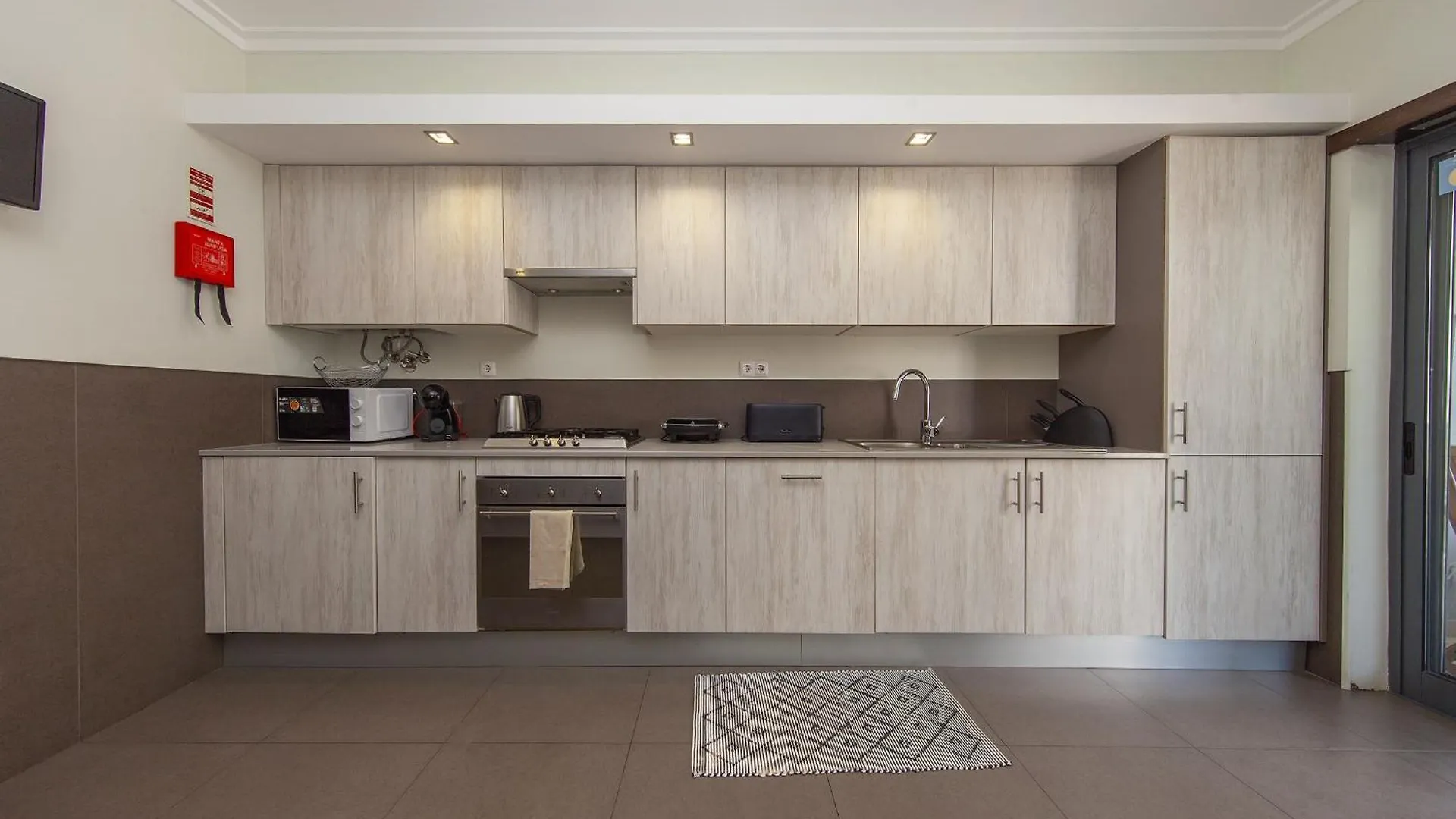 B03 - Luxury 2 Bed Lagos Marina Apartment