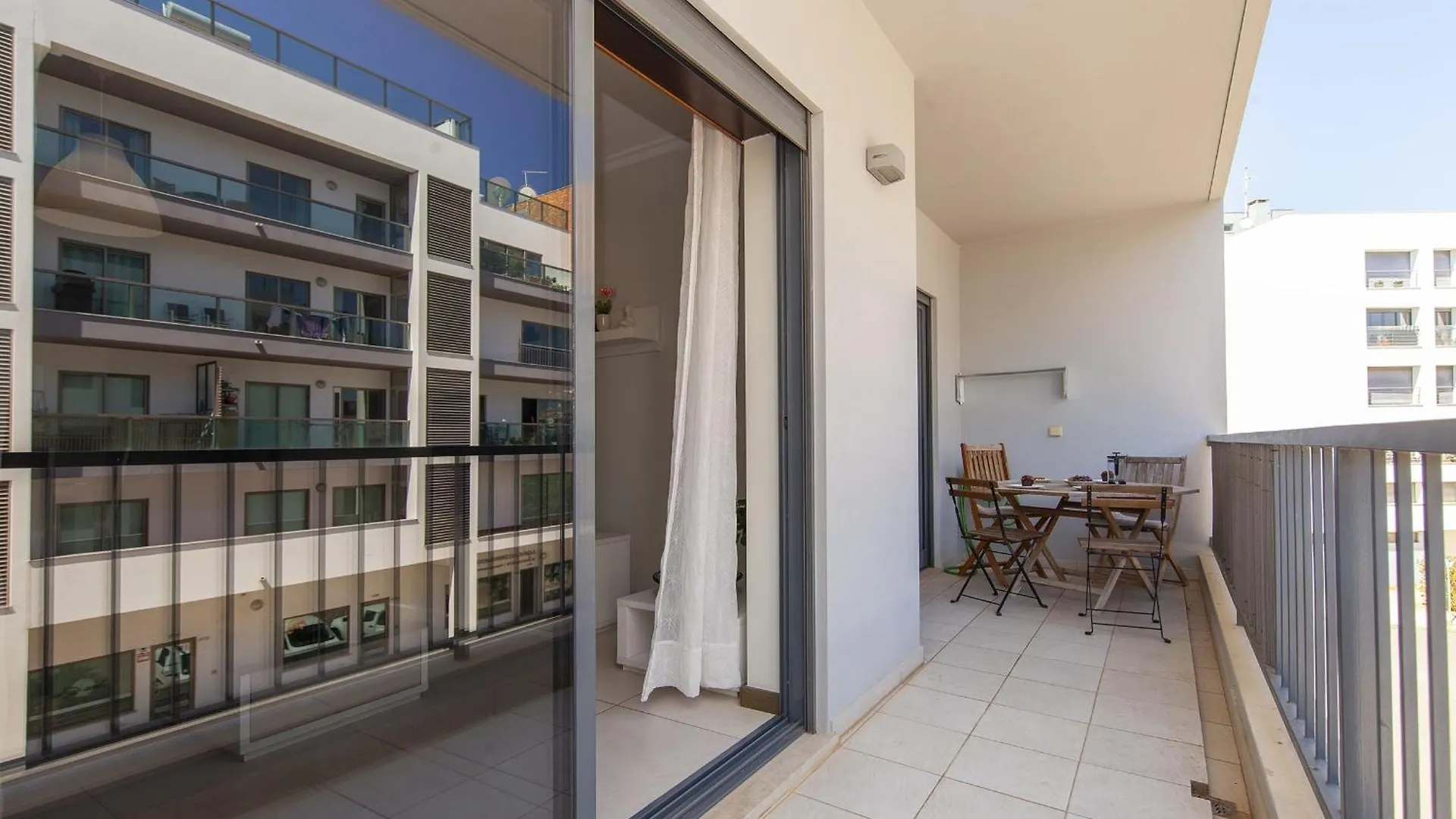 B03 - Luxury 2 Bed Lagos Marina